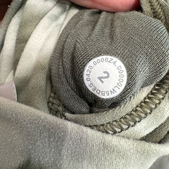 Lululemon Align High-Rise Crop 21" Diamond Dye Light Sage Medium Olive Sz2 - Picture 9 of 11